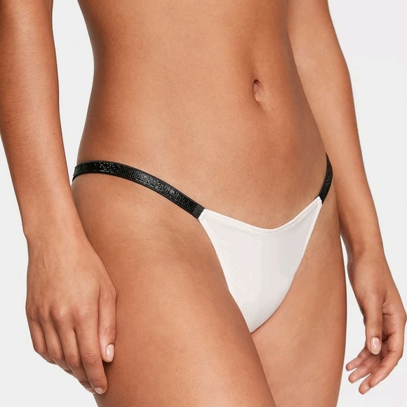 Victoria's Secret Dream Angels Satin Peakaboo Bow Balconette Bra & Panty, Set - Picture 2 of 13